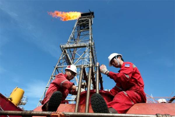 Baker Hughes: Các nhà khoan dầu cắt giảm số giàn khoan lần đầu tiên trong 7 tuần